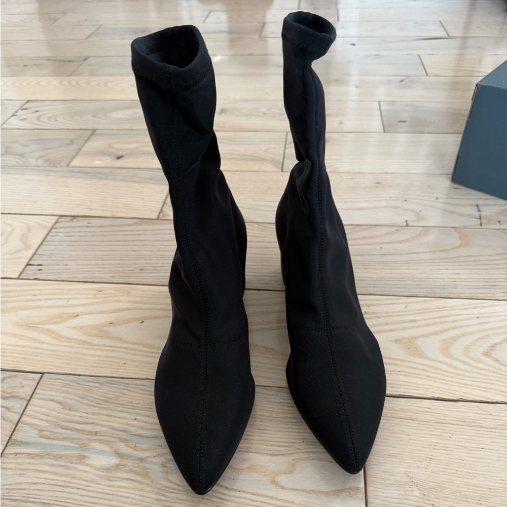 Vagabond Black Heeled Booties